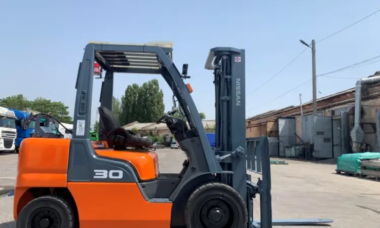 Вилковий автопогрузчик Nissan, вагонник, з бічним зміщенням. Напрацювання 5837 мотогодин - фото № 10