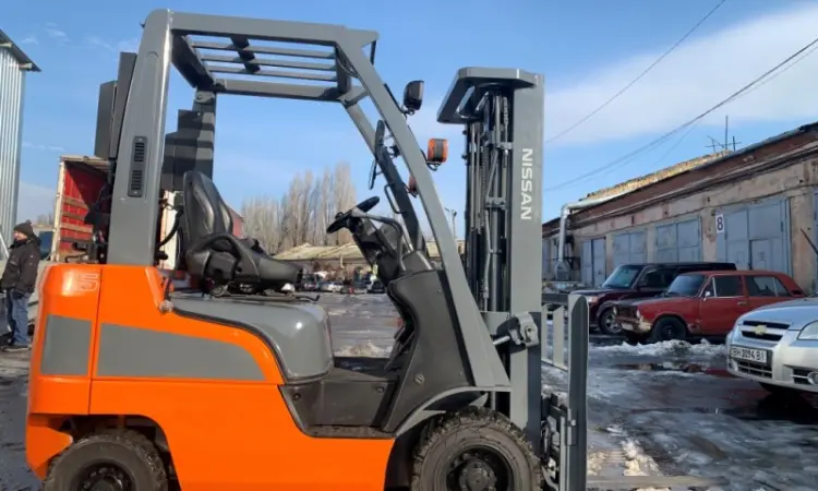 Вилочний погрузчик Nissan, вагонник з позицiонером вил. Модель: NP1F1A15D - фото № 5