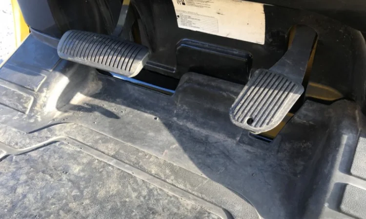 Вилочный погрузчик Hyster с мачтой триплекс и боковым смещением - фото № 10