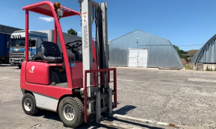 Вилочный автопогрузчик Toyota на 0.9 тонн, компакт-модель. Модель: 40-3FGL9 - фото № 9