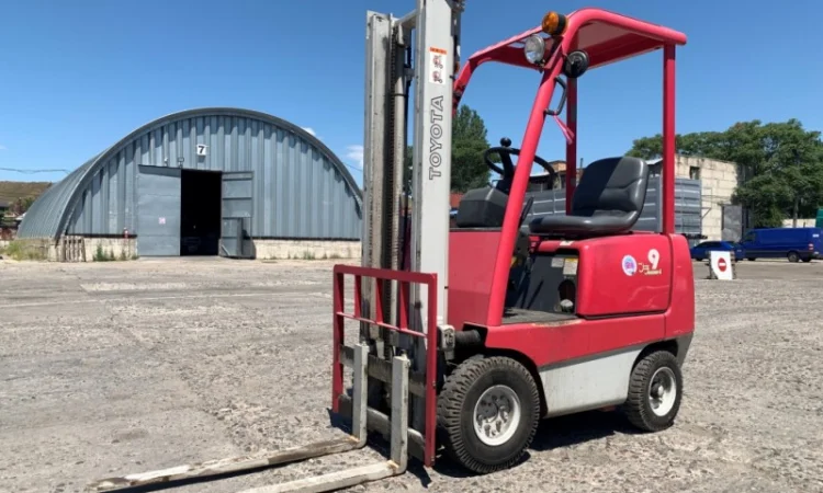 Вилочный автопогрузчик Toyota на 0.9 тонн, компакт-модель. Модель: 40-3FGL9 - фото № 8