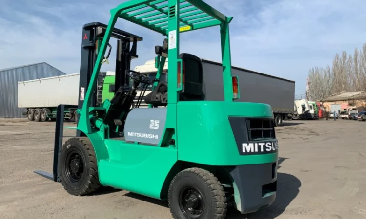 Вилочный бензиновый автопогрузчик Mitsubishi на 2.5 тонны - фото № 7