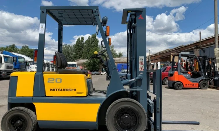 Погрузчик/навантажувач Mitsubishi с боковым смещением - фото № 1