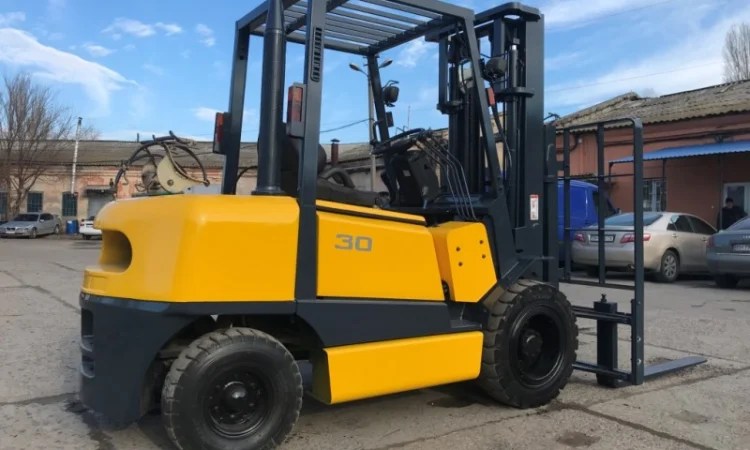 Вилочный японский автопогрузчик Sumitomo на 3 тонны с боковым смещением - фото № 1