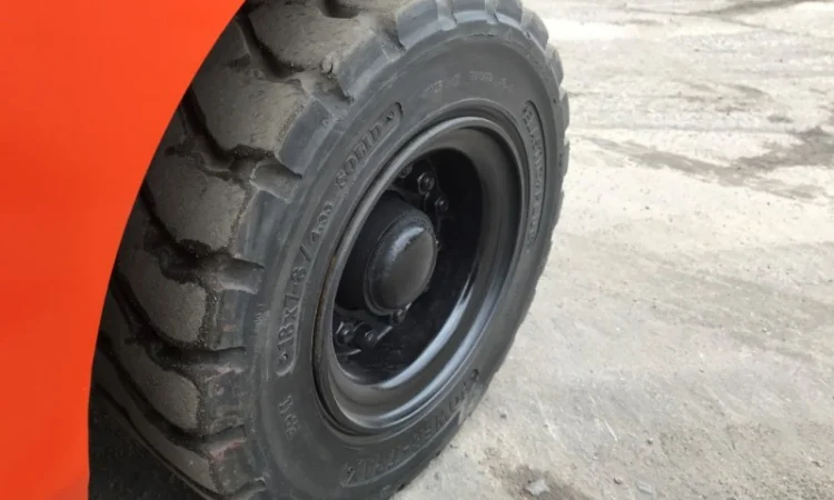 Вилочный автопогрузчик Toyota 02-8FGK20 компакт-модель - фото № 10