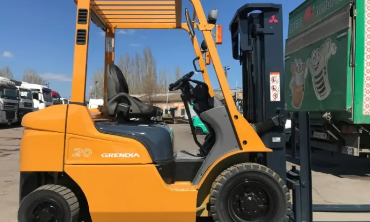 Бензиновый автопогрузчик Mitsubishi FGE20D-F17D с боковым смещением - фото № 5