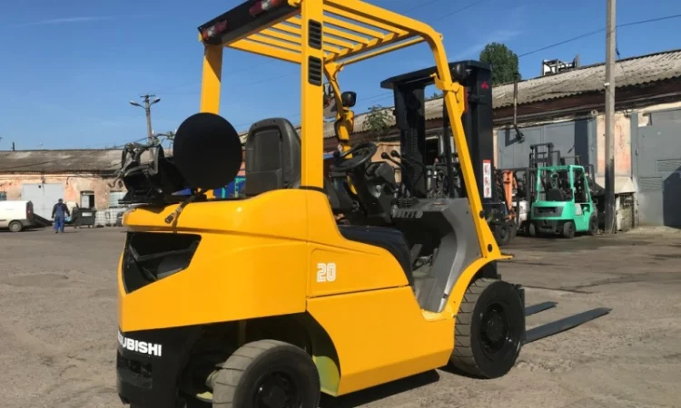 Вилочный погрузчик Mitsubishi FGE20T-F17D с секцией гидравлики для подключения навесного - фото № 4