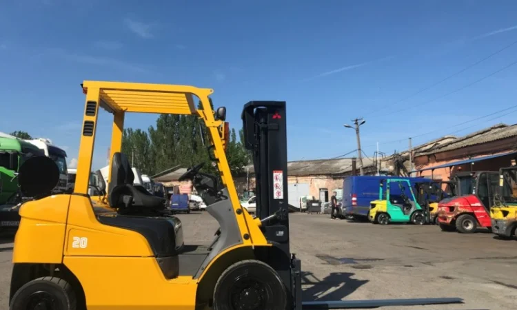 Вилочный погрузчик Mitsubishi FGE20T-F17D с секцией гидравлики для подключения навесного - фото № 5