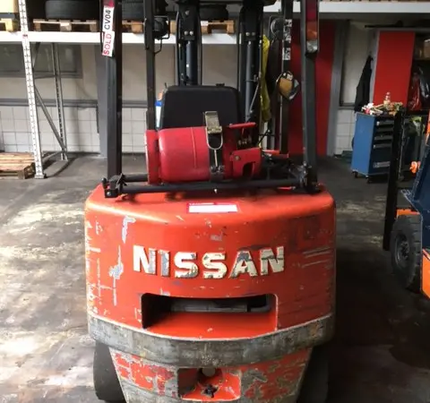 Газовый погрузчик Nissan вагонник с боковым смещением - фото № 5