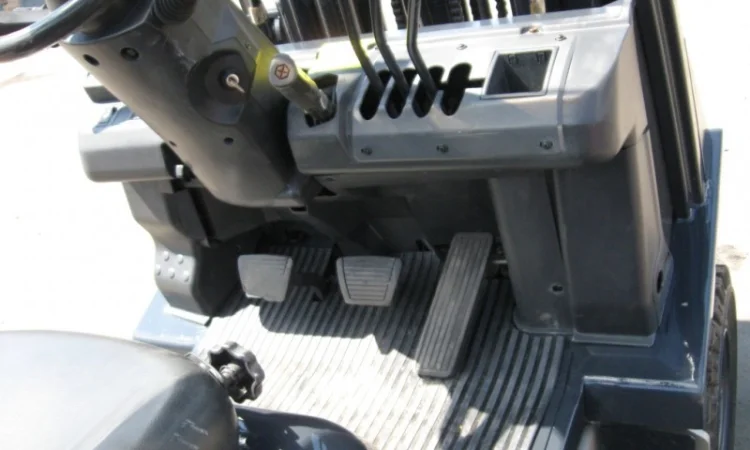 Газовый вилочный погрузчик Nissan на 1.75 тонны вагонник с боковым смещением - фото № 11