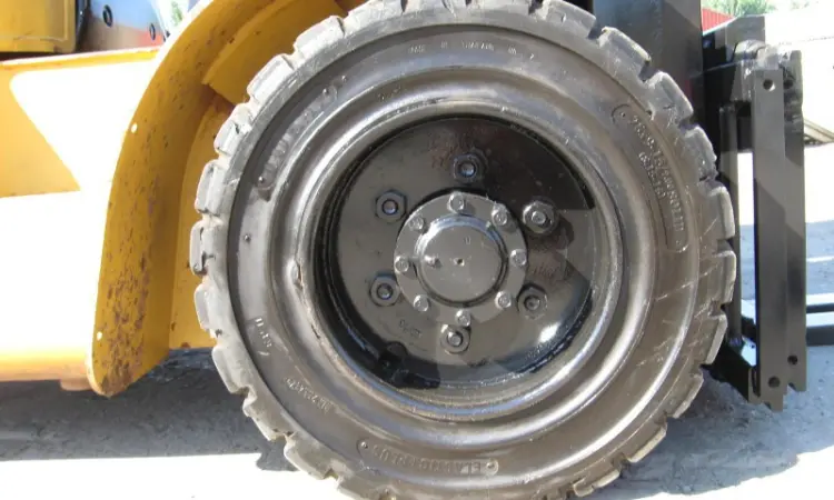 3 тонный вилочный дизельный погрузчик Caterpillar DP30K - фото № 9