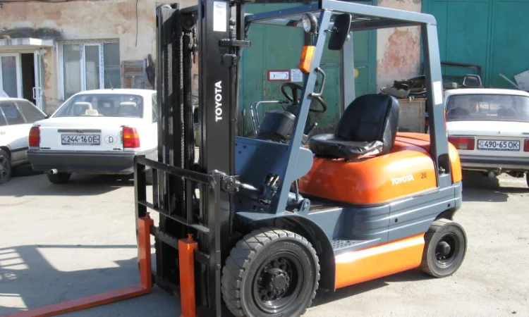 Вилочный автопогрузчик Toyota 6 серии грузоподъёмностью 2 тонны - фото № 2
