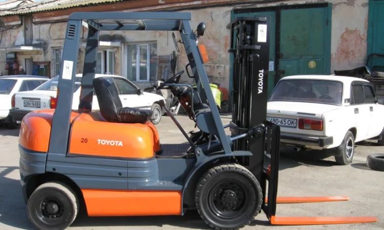 Вилочный автопогрузчик Toyota 6 серии грузоподъёмностью 2 тонны - фото № 5