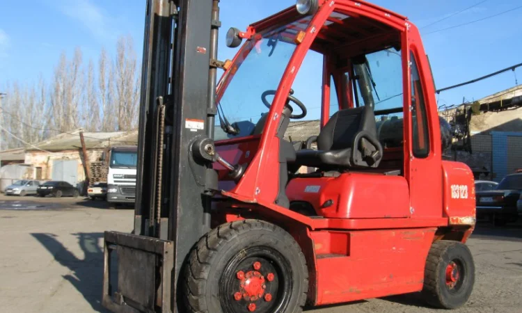 Вилочный газовый погрузчик nissan на 3 тонны - фото № 1