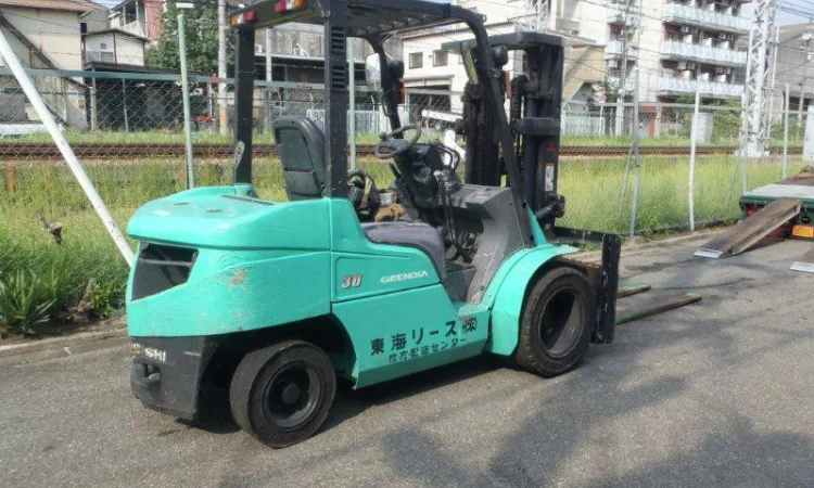 Погрузчик Mitsubishi на 3 тонны на спареных колёсах - фото № 3