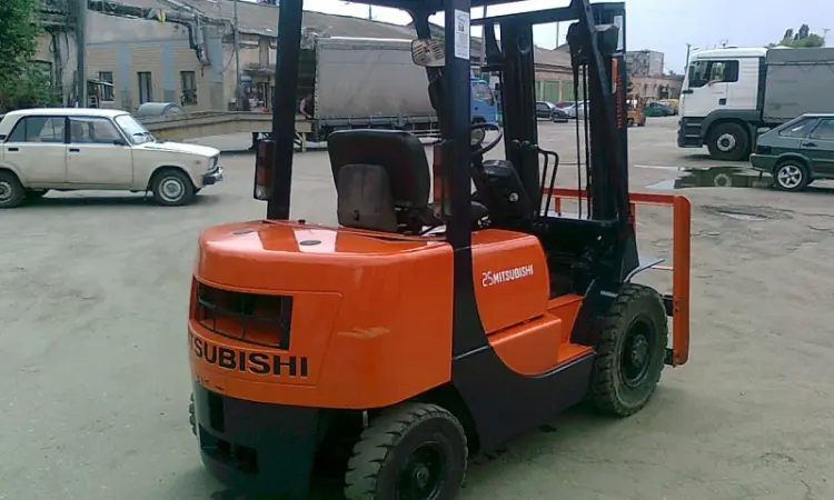 Дизельный погрузчик Mitsubishi на 2.5 тонны с боковым смещением - фото № 6