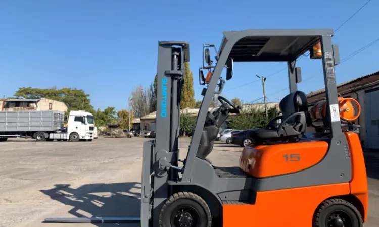 Вилочный автопогрузчик Sumitomo на 1.5 тонны с синхронным позиционером вил - фото № 1