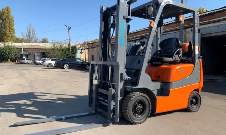 Вилочный автопогрузчик Sumitomo на 1.5 тонны с синхронным позиционером вил - фото № 2