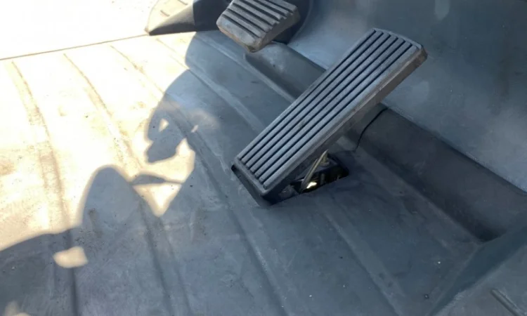 Вилочный электропогрузчик Nichiyu (NYC) с мачтой вагонник с боковым смещением - фото № 5