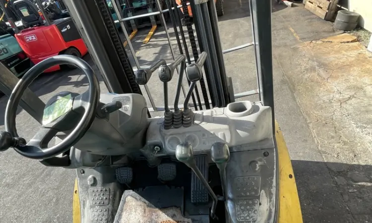 Вилковий автонавантажувач Komatsu з бічним зміщенням. Модель: FG25C-15 - фото № 9