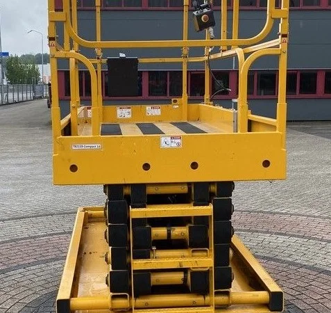 Ножичний підйомник Haulotte Compact 14 2016 року 340 мотогодин - фото № 7