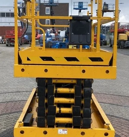 Ножичний підйомник Haulotte Compact 14 2016 року 340 мотогодин - фото № 6