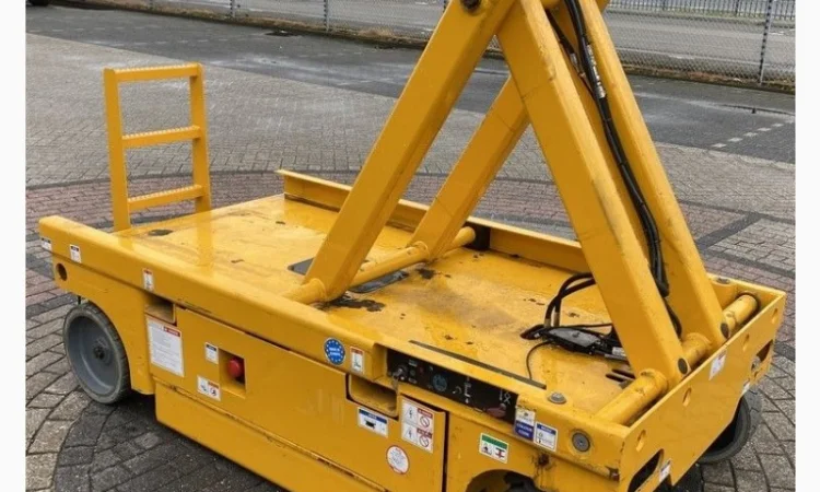 Ножичний підйомник Haulotte Compact 14 2016 року 340 мотогодин - фото № 3