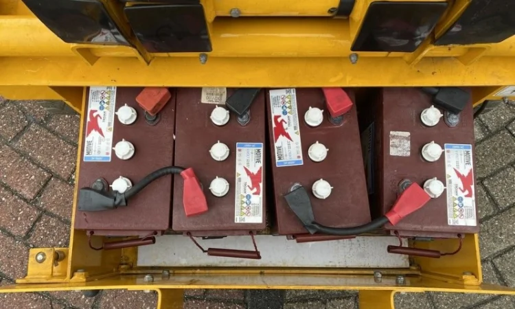 Ножичний підйомник Haulotte Compact 14 2016 року 340 мотогодин - фото № 14