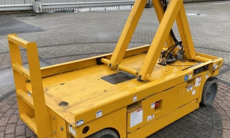 Ножичний підйомник Haulotte Compact 14 2016 року 340 мотогодин - фото № 13