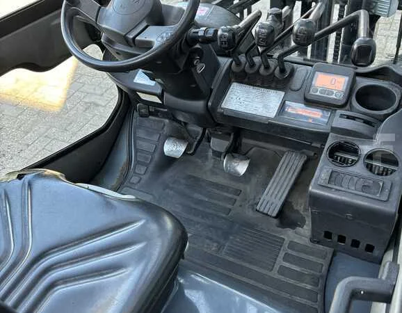 Дизельний навантажувач Toyota 02-8FDF15 кабіна - фото № 9