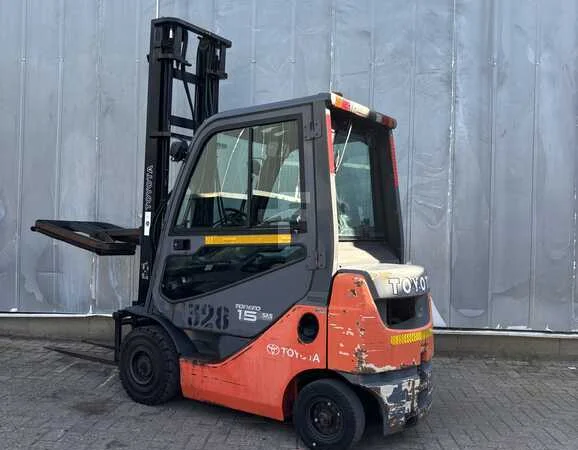 Дизельний навантажувач Toyota 02-8FDF15 кабіна - фото № 5