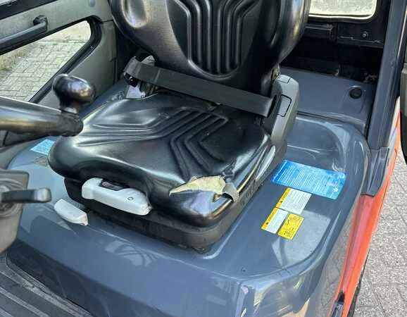 Дизельний навантажувач Toyota 02-8FDF15 кабіна - фото № 6