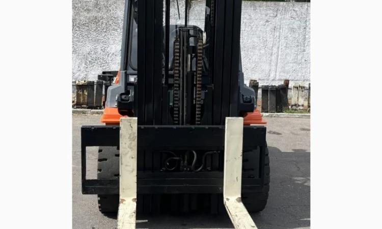 Навантажувач вилковий 4т. Toyota 427FD40 Вагонник дизель кабіна - фото № 2