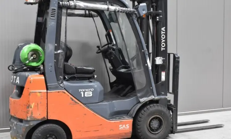 Навантажувач вилковий 1.8т. Toyota 02-8FGF18 2015 року 4962 мотогодин - фото № 3