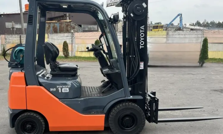 Навантажувач кара 1.8т. Toyota 02-8FGF18 2013 року 3750 мг в наявності - фото № 3