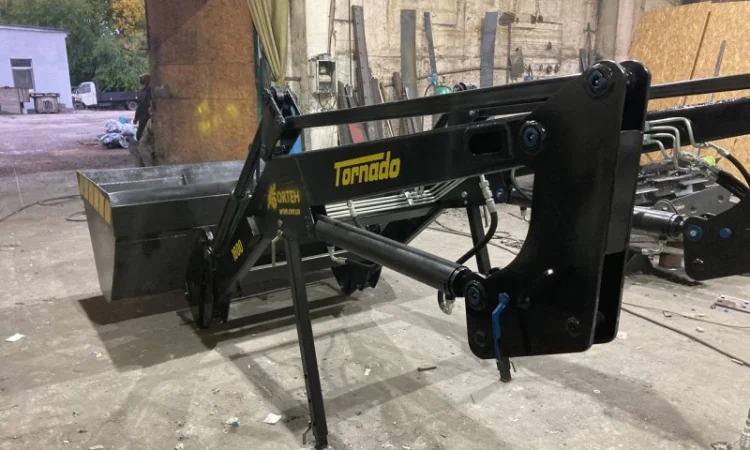 Фронтальні навантажувачі до вітчизняних, імпортних та для міні тракторів - фото № 3