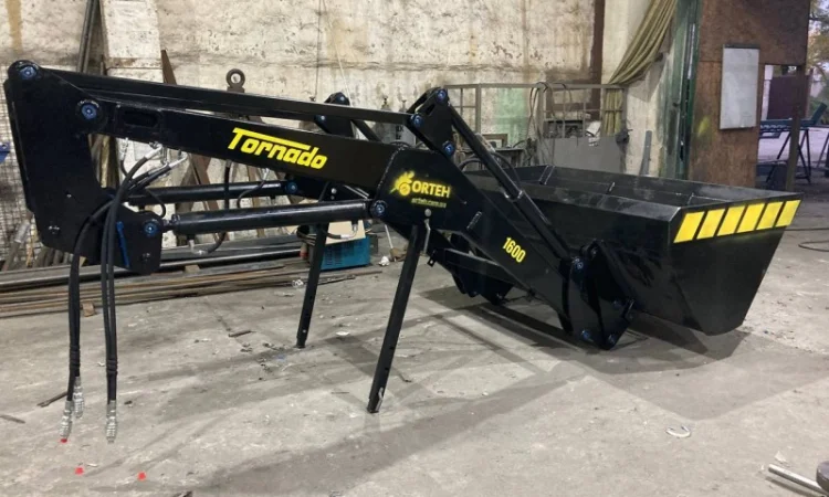 Фронтальні навантажувачі до вітчизняних, імпортних та для міні тракторів - фото № 4