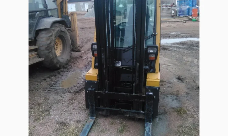 Вилочный погрузчик Caterpiller GP 20 - фото № 2