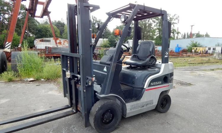 Вилочный погрузчик б/у NISSAN NP1F1M15J - фото № 1