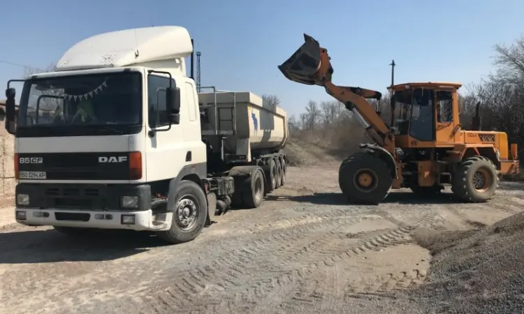 Оренда послуги навантажувача погрущика Львів та обл. самоскиди самосвали зерновози - фото № 1