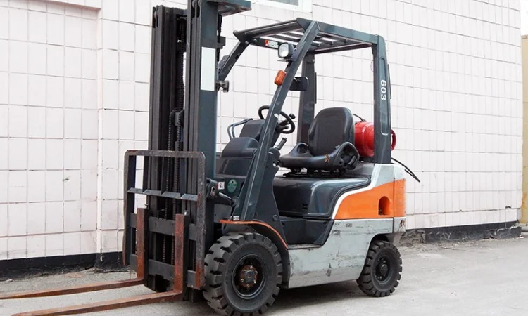 Вилочный погрузчик бу NISSAN 1F1A15WU - фото № 1