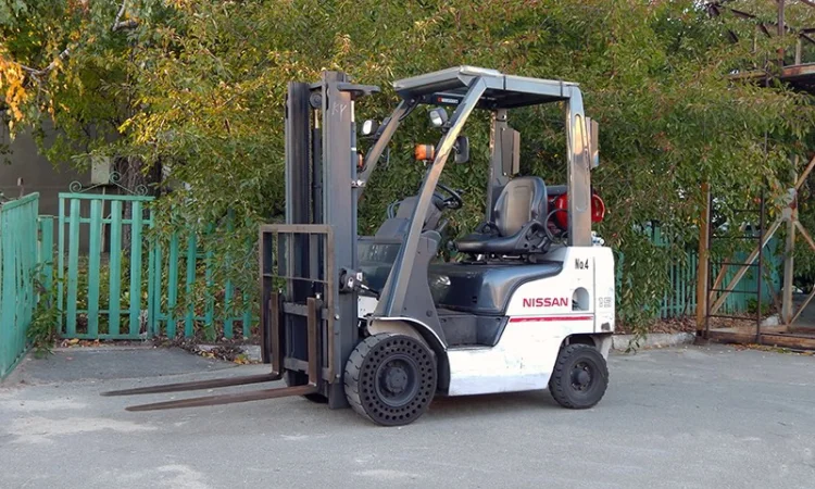 Вилочный погрузчик б/у NISSAN NP1F1A15D - фото № 1