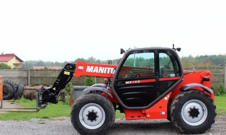 Телескопический погрузчик Manitou MT 732 2005 года + новая резина - фото № 4