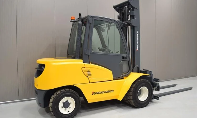Вилочный погрузчик повышенной проходимости JUNGHEINRICH DFG 550 - фото № 1