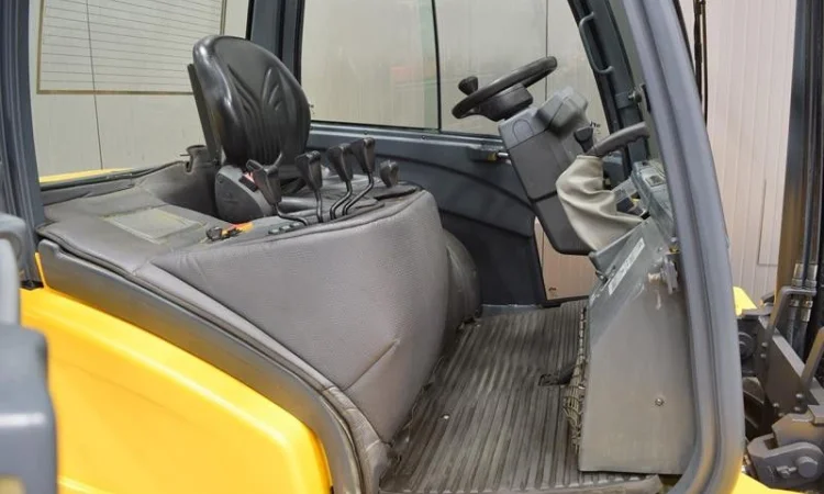 Вилочный погрузчик повышенной проходимости JUNGHEINRICH DFG 550 - фото № 4