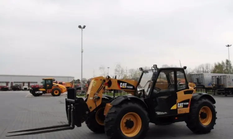 Телескопический погрузчик CATERPILLAR TH330B 4x4x4 2007 года - фото № 7