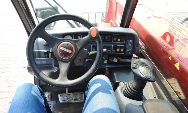 Телескопический погрузчик Manitou MLT 845 2011 года - фото № 8