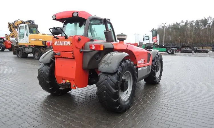 Телескопический погрузчик Manitou MLT 735-120 LSU 2011 года - фото № 4