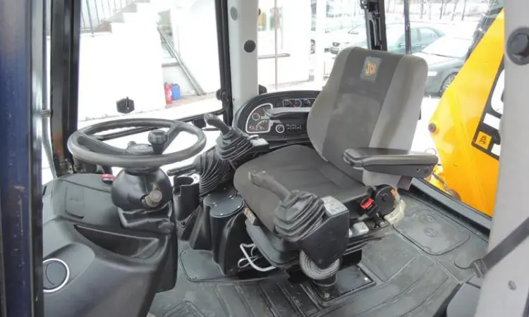 Экскаватор-погрузчик JCB 3CX 2011 года - фото № 5