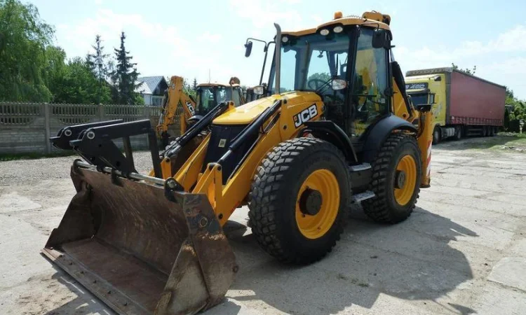 Экскаватор-погрузчик JCB 4CX 2013 года - фото № 2